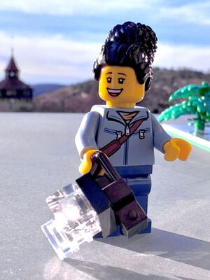 Bildvergleich LEGO vs. KI-Visual – Nicole Angela Buck verbindet Tradition und Innovation.